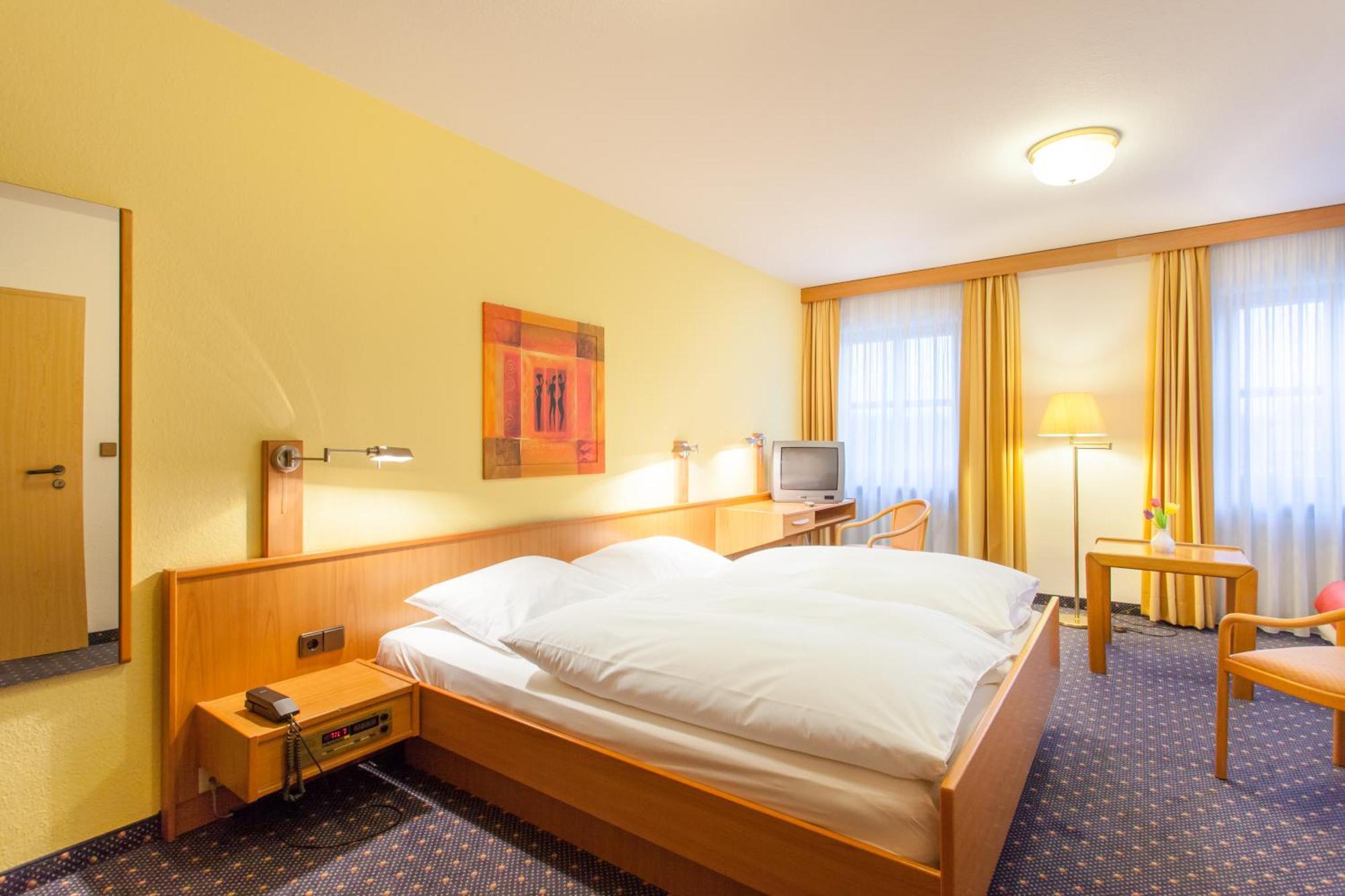 Hotel Restaurant Jaegerhof Weisendorf Quarto foto