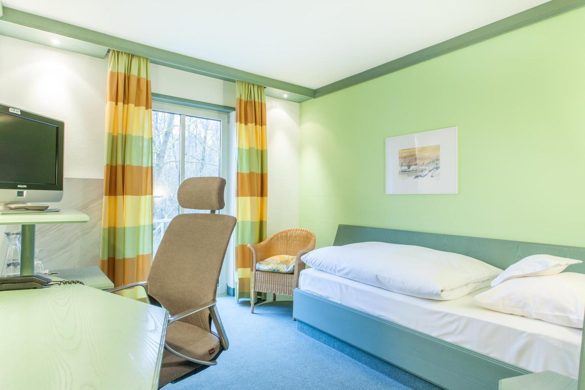 Hotel Restaurant Jaegerhof Weisendorf Quarto foto